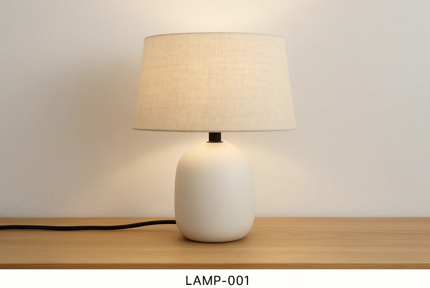 Luminária de Mesa Base Cerâmica Branca com Cúpula Linho